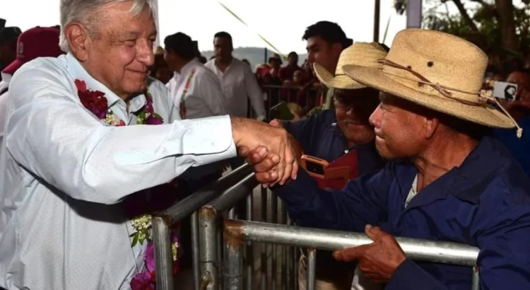 AMLO pide a Oaxaca escoger “su corcholata favorita” para 2024