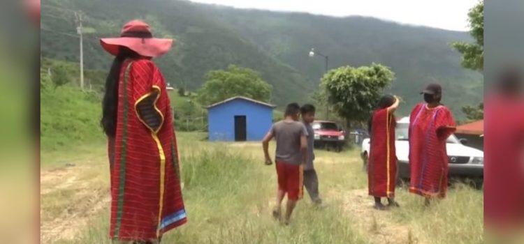 Emboscan a dos mujeres Triquis voluntarias de iglesia en Oaxaca