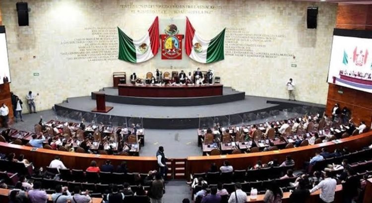 Congreso de Oaxaca reduce a 18 años la edad mínima para ser diputado local