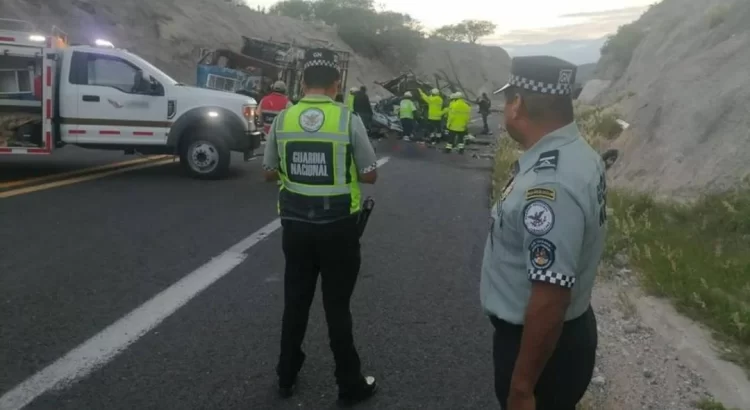 De Oaxaca, CDMX y Venezuela, las víctimas en accidente carretero