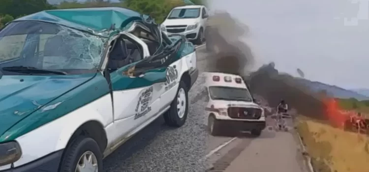 Mueren 6 en accidente carretero en Oaxaca; 4 resultaron calcinados