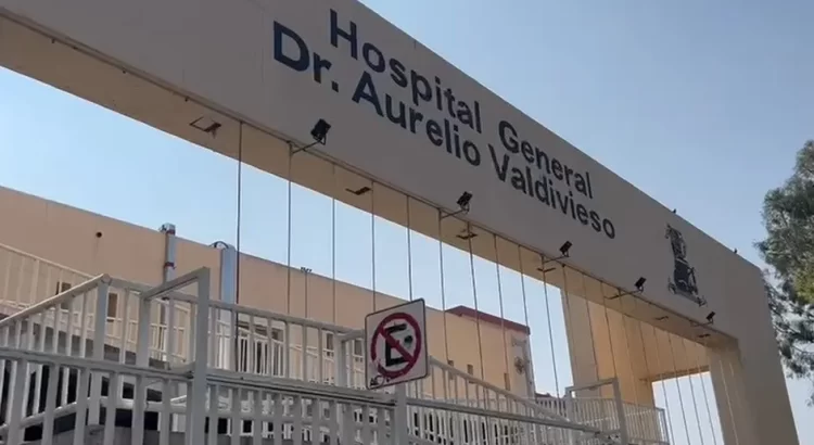 Destituyen a funcionario de hospital de Oaxaca por colocar un bebé en una caja de cartón