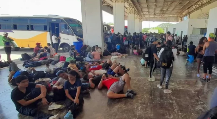 Impera desconfianza entre migrantes para trasladarse a Centro de Movilidad de Juchitán
