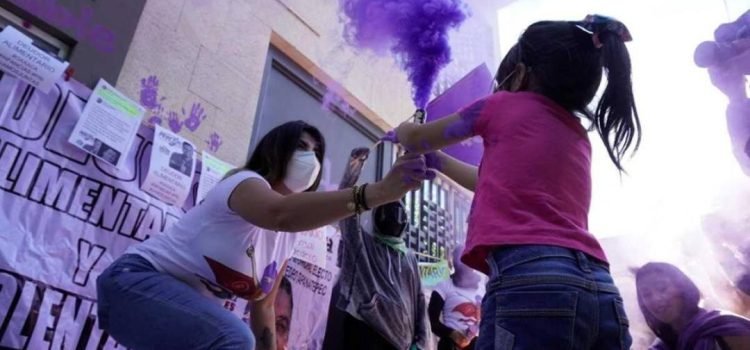 Convocan a tendedero y “velorio” de deudores alimentarios en el Palacio de Gobierno de Oaxaca Convocan a tendedero y “velorio” de deudores alimentarios en el Palacio de Gobierno de Oaxaca