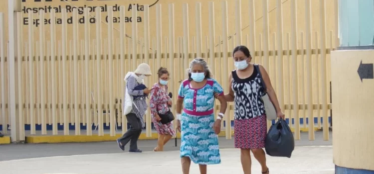 Más de 900 trabajadores, en alerta por traspaso de hospital de especialidades al IMSS-Bienestar