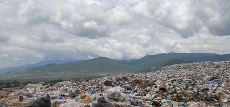 Presentan amparo en Oaxaca para exigir al gobierno federal el listado de zonas contaminadas del país Presentan amparo en Oaxaca para exigir al gobierno federal el listado de zonas contaminadas del país