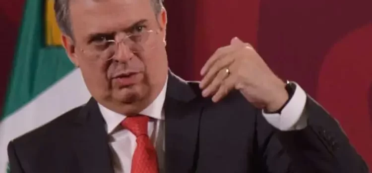 Se queda Ebrard en Morena