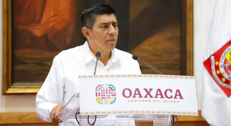 Gobernador de Oaxaca se lanza contra medios de comunicación que “critican” a AMLO