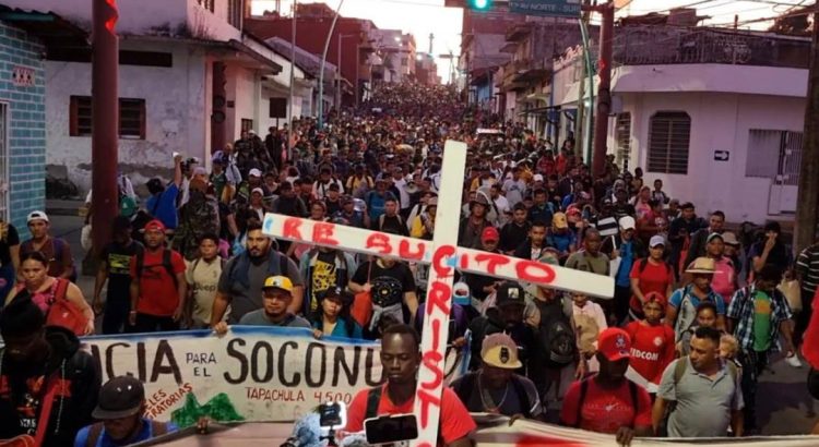 Acuerdan ayuda humanitaria por llegada de caravana de 5 mil migrantes a Oaxaca