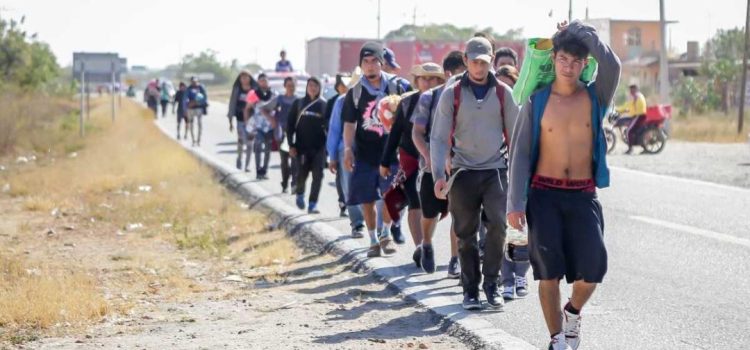 Llega caravana migrante “Éxodo de la Pobreza” a Tehuantepec