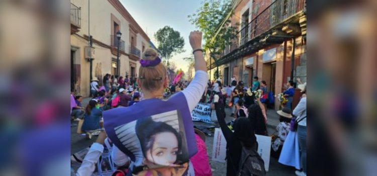 Documentan en Oaxaca y 7 estados más, represión contra mujeres durante protestas del 8M