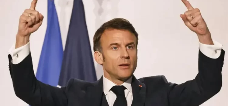 Si Europa busca la paz,  debe estar preparada para la guerra:  Macron