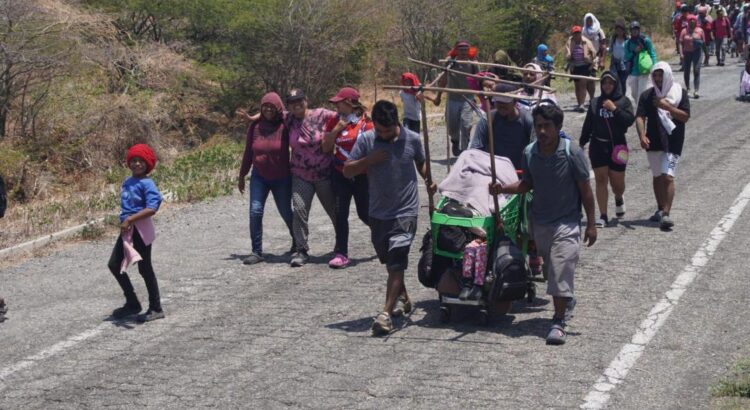 Tras 10 días de recorrer Oaxaca en Viacrucis, brindan atención médica a 3 mil migrantes
