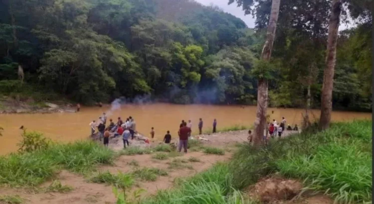 Tras lluvias en Oaxaca, río de la Sierra Sur arrastra a estudiante de secundaria que estaba de excursión