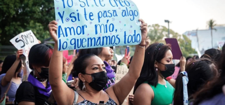 Triple feminicidio de una madre y sus 2 hijas, y asesinato de un niño, estremecen a Oaxaca Triple feminicidio de una madre y sus 2 hijas, y asesinato de un niño, estremecen a Oaxaca