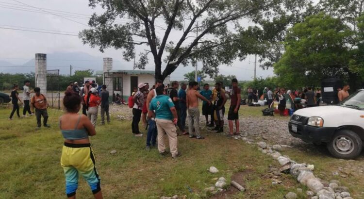 Llegan mil 200 migrantes a Zanatepec; buscan cruzar en caravana el territorio de Oaxaca