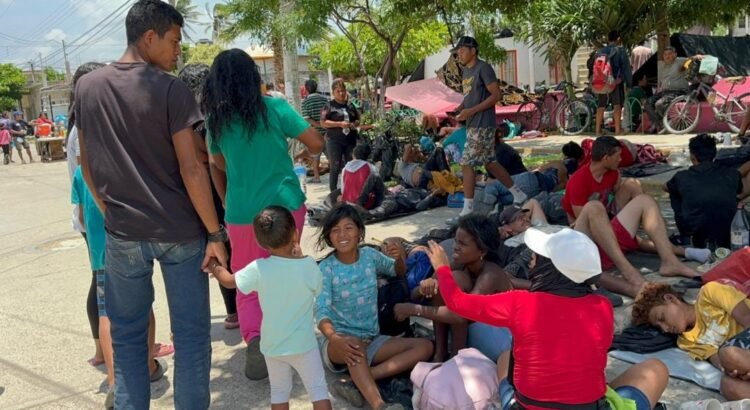 Avanzan 2 mil migrantes por Oaxaca Avanzan 2 mil migrantes por Oaxaca