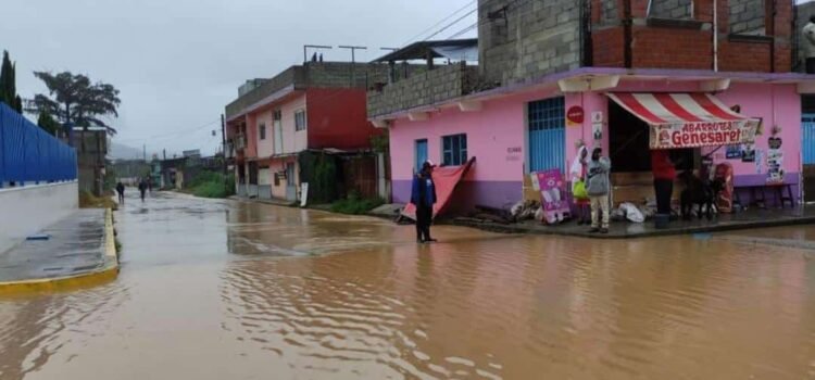 John se degradó a tormenta tropical, pero seguirán fuertes lluvias en Oaxaca