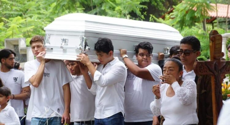 Imputan a dos policías municipales por el delito de ejecución extrajudicial contra un estudiante en Oaxaca
