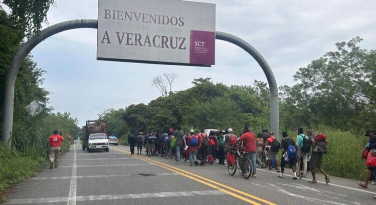 Nueva caravana migrante ingresa a territorio del estado de Veracruz; la octava que cruza Oaxaca en 2024