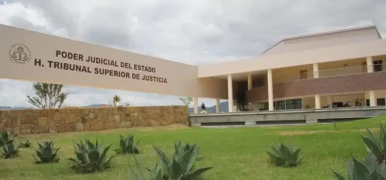 Trabajadores de confianza del Poder Judicial de Oaxaca denuncian incumplimiento con prestaciones de fin de año