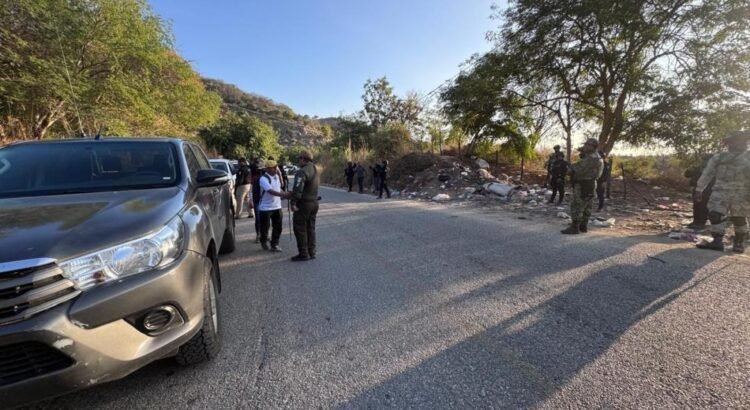 Localizan 3 vehículos de los 7 jóvenes desaparecidos que viajaban a Puerto Escondido Localizan 3 vehículos de los 7 jóvenes desaparecidos que viajaban a Puerto Escondido