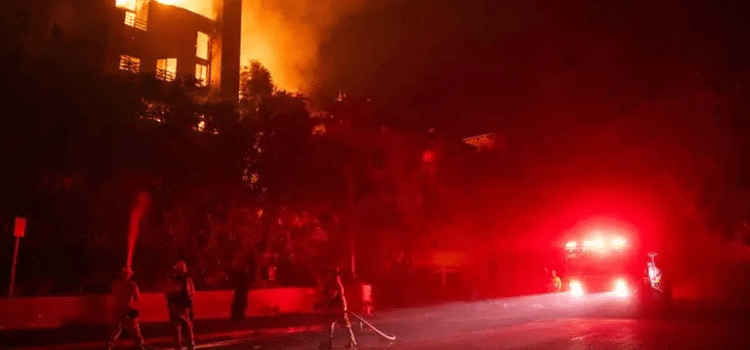 México envía apoyo para combatir incendios en Los Ángeles