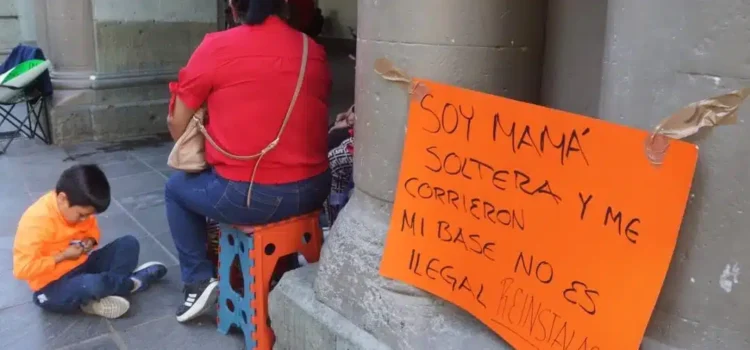Burócratas toman Palacio de Gobierno de Oaxaca; exigen diálogo con el gobernador