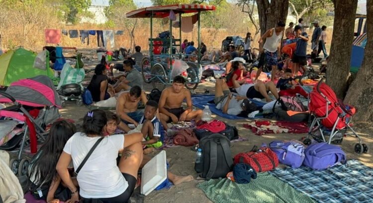 Llega a Oaxaca caravana con cerca de 400 migrantes