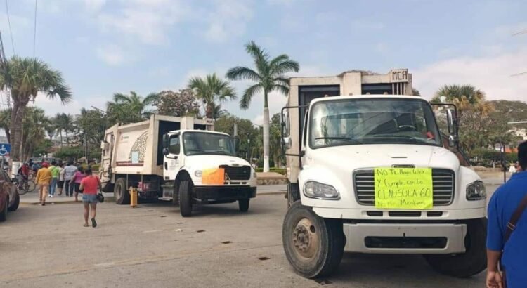 Cumple una semana paro de labores en ayuntamiento de Salina Cruz