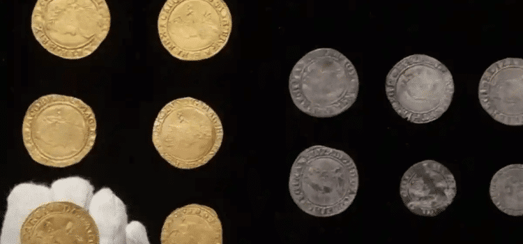 Encontraron antiguo tesoro cuando remodelaban su cocina