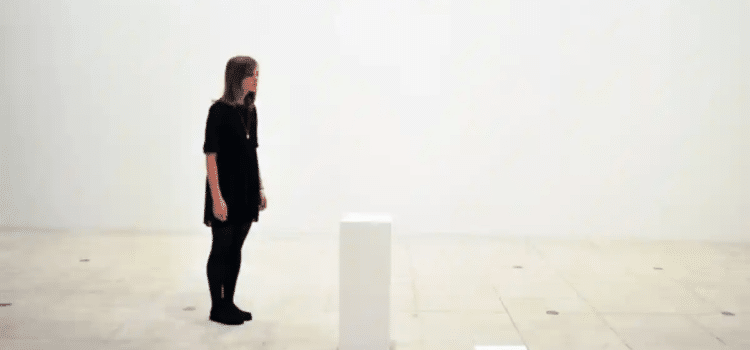 Artista vende obra invisible en… 18 mil dólares