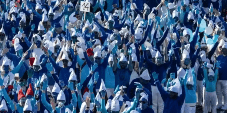 Miles se vistieron de Pitufos para romper record Guinness Miles se vistieron de Pitufos para romper record Guinness