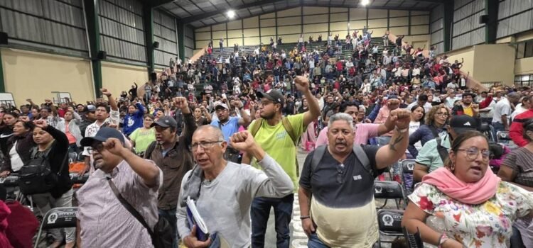 Sección 22 del SNTE se suma a paro laboral nacional y plantón en la Ciudad de México