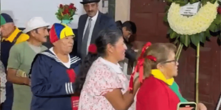 Le dieron el último adiós con funeral temático de El Chavo del Ocho Le dieron el último adiós con funeral temático de El Chavo del Ocho