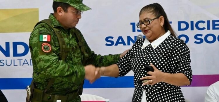 María Isela López, alcaldesa de Veracruz, sufre atentado en Oaxaca; hay un policía herido María Isela López, alcaldesa de Veracruz, sufre atentado en Oaxaca; hay un policía herido