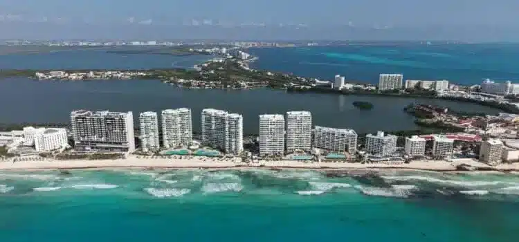 Quintana Roo espera este verano 2.3 millones de turistas