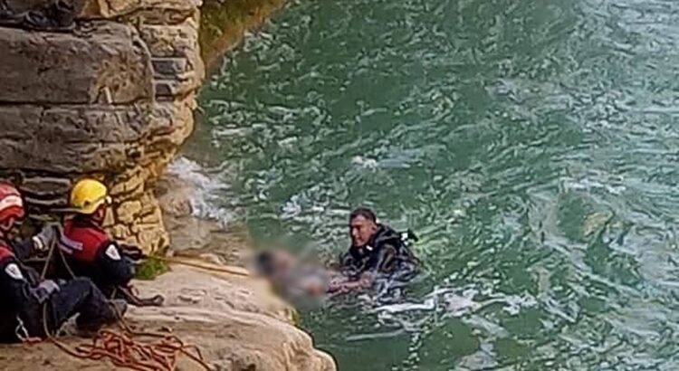 Localizan sin vida a turista de la CDMX tras accidente en cascada de Yosondúa, Oaxaca Localizan sin vida a turista de la CDMX tras accidente en cascada de Yosondúa, Oaxaca