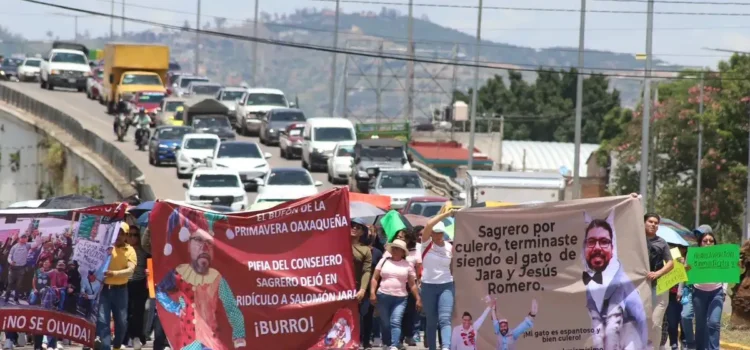 Burócratas cesados piden disculpa pública del gobernador Salomón Jara