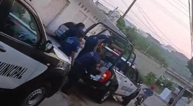 Abuso policial en Oaxaca: uniformada de Salina Cruz golpea a mujer detenida
