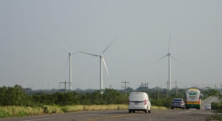 Habitantes de La Ventosa, en el Istmo de Oaxaca, advierten bloqueos carreteros ante la falta de energía eléctrica
