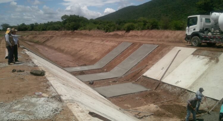 Invierten 35 mdp para mejorar la infraestructura del distrito de riego 19 del Istmo para evitar pérdidas de agua Invierten 35 mdp para mejorar la infraestructura del distrito de riego 19 del Istmo para evitar pérdidas de agua