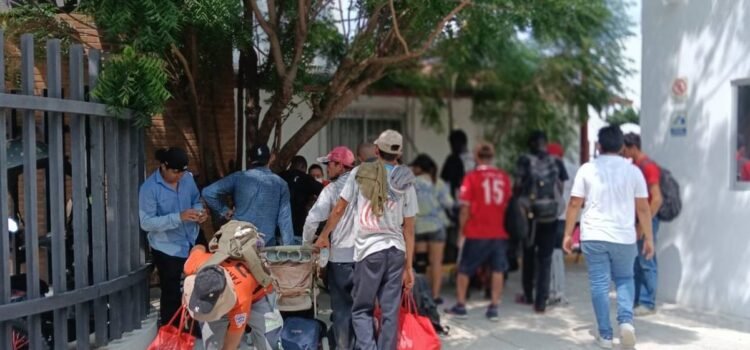 Éxodo migrante arriba a Oaxaca; se dirigen al centro del país