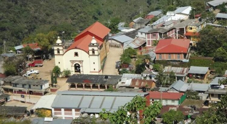 Linchan y queman a 5 personas en Santa María Texcatitlán, Oaxaca; los señalaron por robo Linchan y queman a 5 personas en Santa María Texcatitlán, Oaxaca; los señalaron por robo