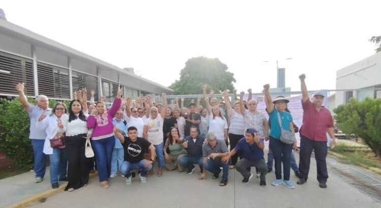Trabajadores del ISSSTE en Oaxaca reanudan protestas por contratos irregulares de personal Trabajadores del ISSSTE en Oaxaca reanudan protestas por contratos irregulares de personal